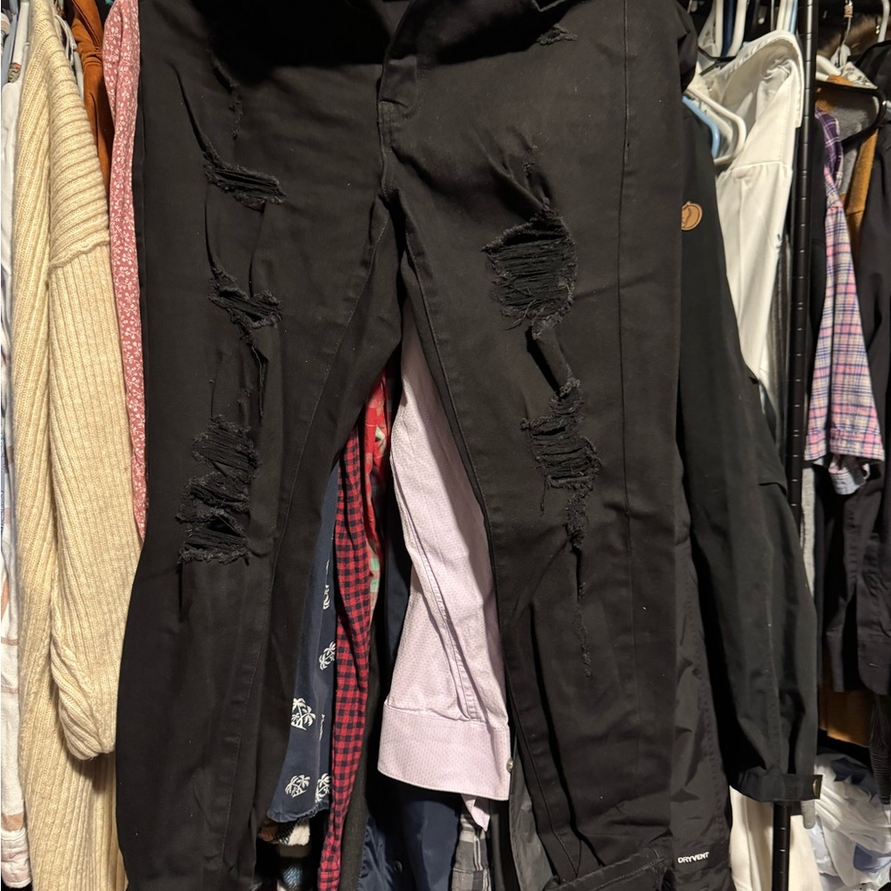 Aeropostale Black Distressed Ankle Jeans